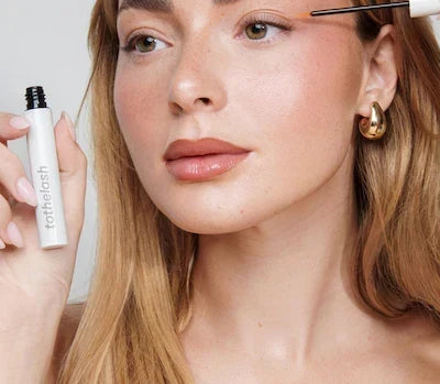 Huile de ricin pour les cils : bienfaits et mode d'emploi complet