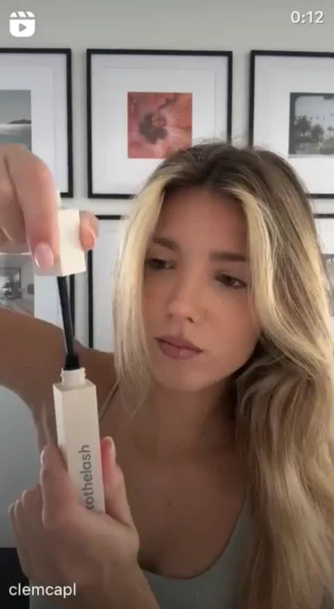 Des faux cils naturels grâce à un sérum booster de croissance